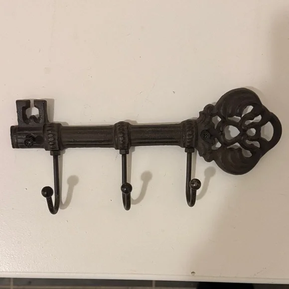 Antique-Style Iron Key Wall Hook Rack in Dark Brown - Picture 1 of 2